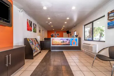 Photo 3 - Motel 6 Palm Springs, CA - East - Palm Canyon