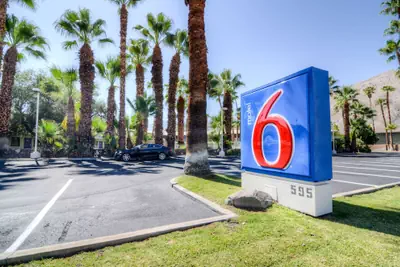 Photo 2 - Motel 6 Palm Springs, CA - East - Palm Canyon