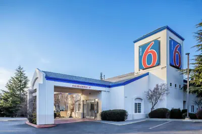 Photo 2 - Motel 6 Auburn, CA