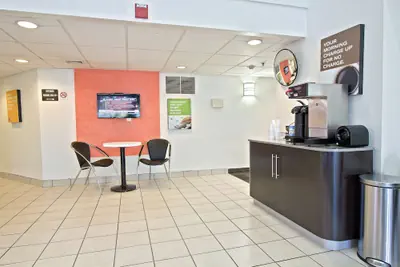 Photo 3 - Motel 6 East Brunswick, NJ