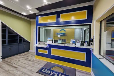 Photo 4 - Days Inn by Wyndham Dickinson TX
