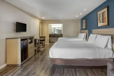 Photo 4 - SureStay Hotel by Best Western San Rafael