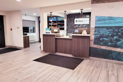 Photo 3 - Clarion Pointe Harrodsburg-Danville