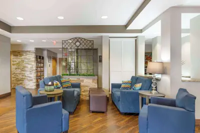 Photo 4 - Comfort Inn South - Springfield