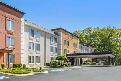 Photo 2 - Comfort Inn Dickson