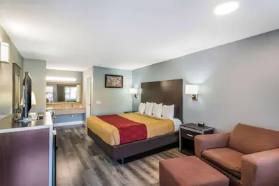 Photo 5 - Econo Lodge Hesperia - Victorville I-15