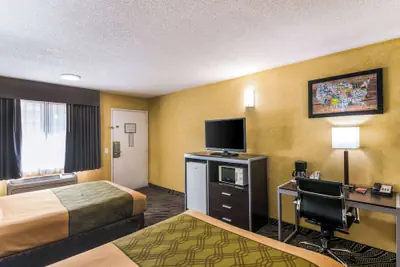 Photo 5 - Econo Lodge Hesperia - Victorville I-15