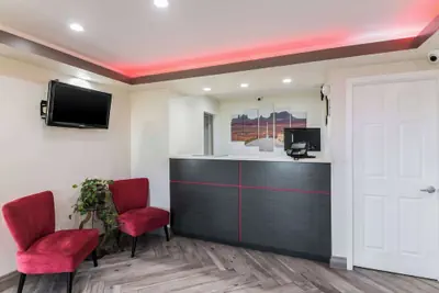 Photo 3 - Econo Lodge Hesperia - Victorville I-15