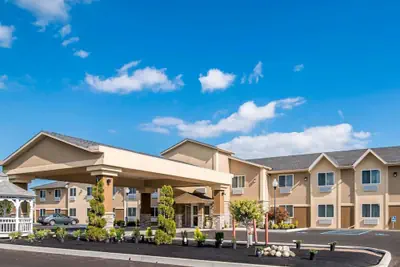 Photo 2 - Comfort Inn Saugerties
