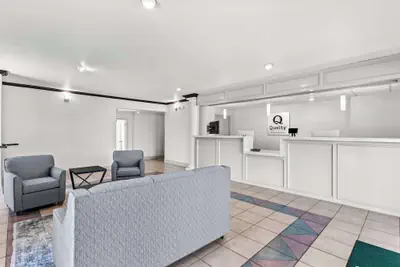 Photo 3 - Quality Inn Bastrop
