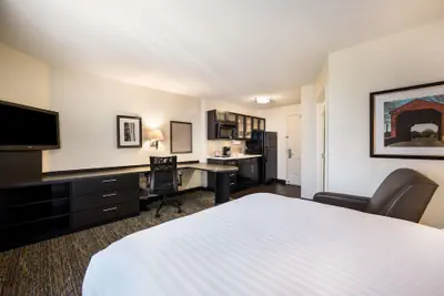 Photo 4 - Sonesta Simply Suites Des Moines