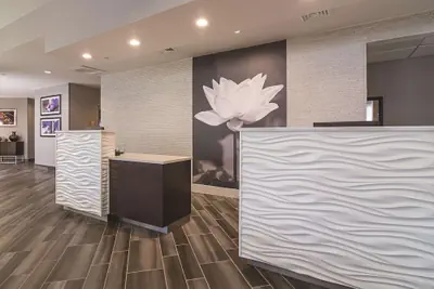 Photo 3 - La Quinta Inn & Suites by Wyndham Phoenix Mesa West