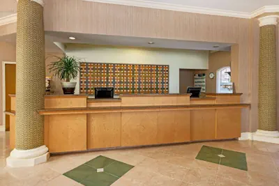 Photo 3 - La Quinta Inn & Suites by Wyndham Albuquerque West