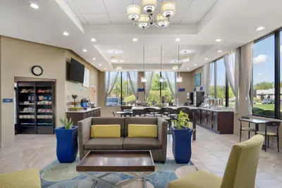 Photo 4 - Best Western Inn & Suites - Monroe