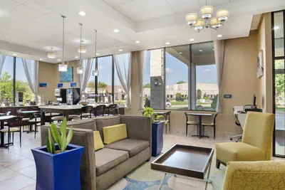 Photo 5 - Best Western Inn & Suites - Monroe