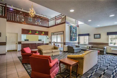 Photo 4 - Quality Inn & Suites Dixon near I-88