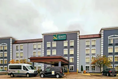 Photo 2 - Quality Inn & Suites CVG Airport