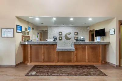 Photo 5 - Comfort Inn & Suites Cedar Rapids North - Collins Road