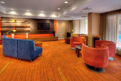 Photo 3 - Courtyard by Marriott Burlington