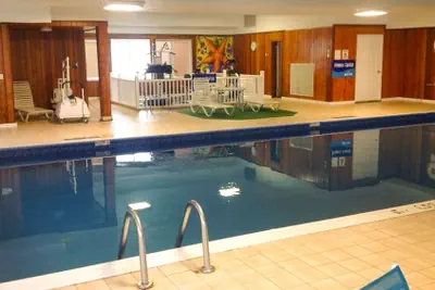 Photo 2 - Colonial Inn Ellsworth