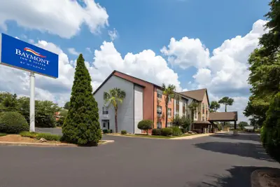 Photo 2 - Baymont Inn & Suites by Wyndham Morrow/Atlanta I-75 South