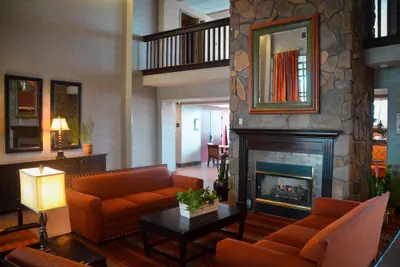 Photo 4 - Hampton Inn & Suites Flagstaff
