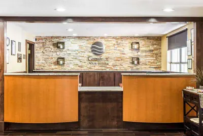 Photo 3 - Comfort Inn & Suites Ballpark Area