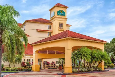 Photo 2 - La Quinta Inn & Suites by Wyndham Lakeland West