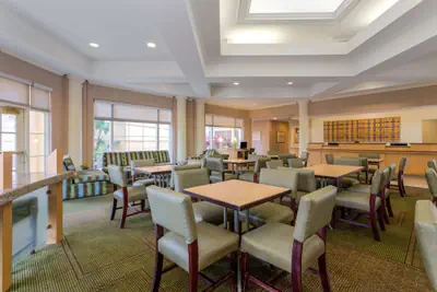 Photo 4 - La Quinta Inn & Suites by Wyndham Lakeland West