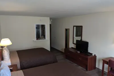 Photo 5 - Western Inn and Suites