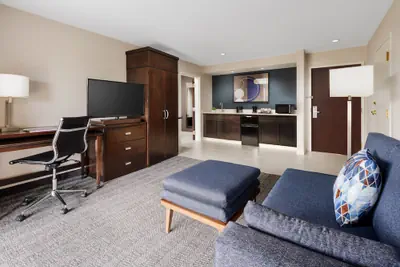 Photo 5 - Courtyard by Marriott Manchester - Boston Regional Airport