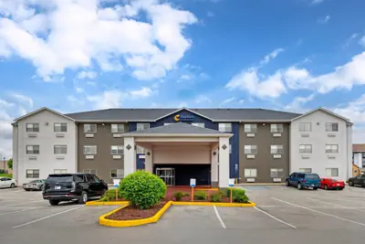 Photo 2 - Comfort Inn & Suites North Greenfield