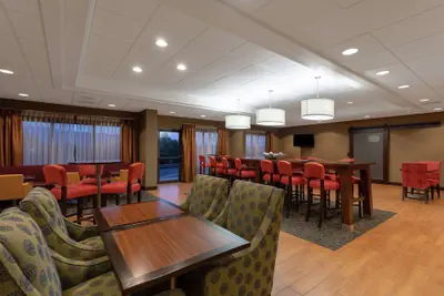 Photo 4 - Hampton Inn Bedford