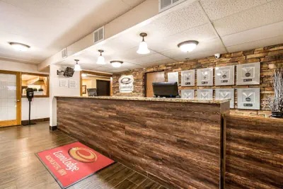 Photo 5 - Econo Lodge Mayo Clinic Area