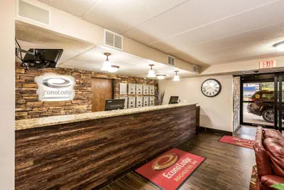 Photo 3 - Econo Lodge Mayo Clinic Area