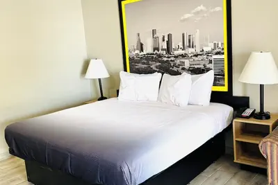 Photo 4 - Super 8 by Wyndham Corpus Christi