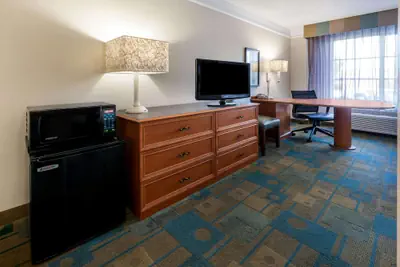 Photo 4 - La Quinta Inn & Suites by Wyndham Phoenix West Peoria