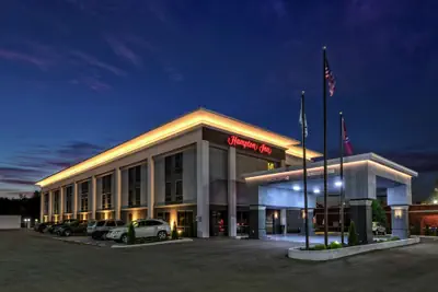Photo 2 - Hampton Inn Tullahoma