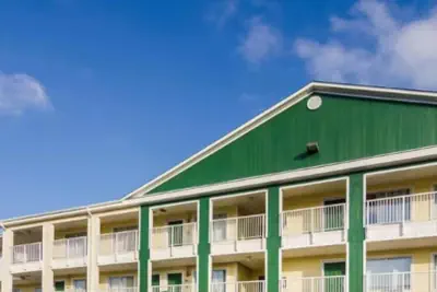 Photo 2 - Birch Hill Suites Sulphur