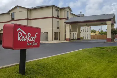 Photo 2 - Red Roof Inn & Suites Mobile SW – I-10