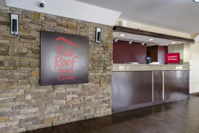Photo 4 - Red Roof Inn & Suites Mobile SW – I-10