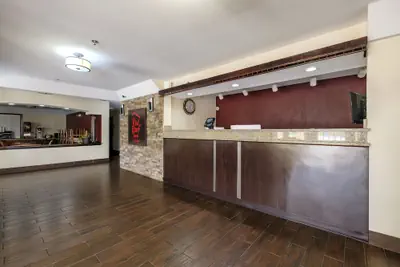 Photo 3 - Red Roof Inn & Suites Mobile SW – I-10