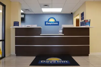 Photo 3 - Days Inn by Wyndham Oak Grove/Ft. Campbell
