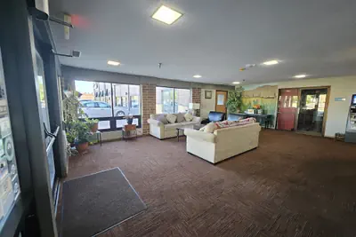 Photo 4 - Prairie Inn