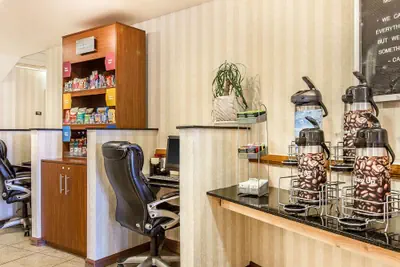 Photo 3 - Comfort Suites Summit County