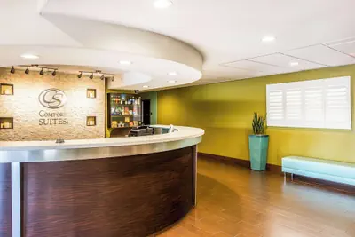Photo 4 - Comfort Suites Fresno River Park