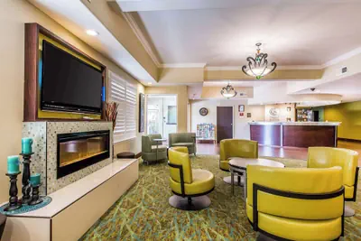 Photo 5 - Comfort Suites Fresno River Park