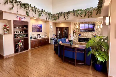 Photo 3 - Baymont by Wyndham Phoenix North