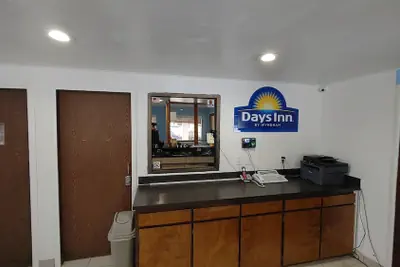 Photo 3 - Days Inn by Wyndham Pocatello University Area