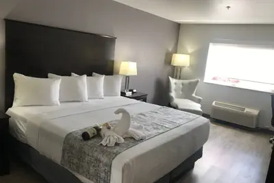 Photo 3 - West Valley Inn